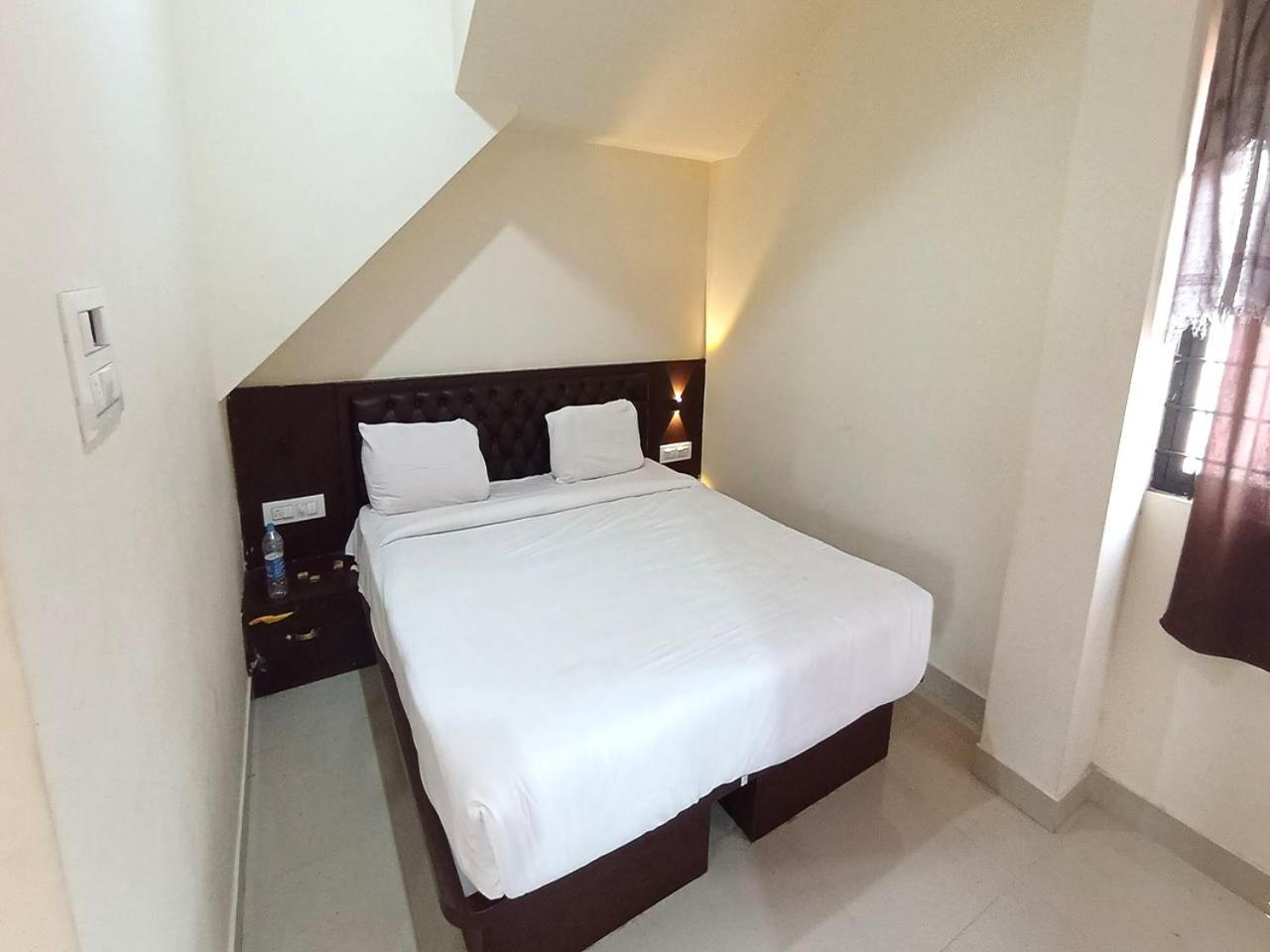 Mg Residency Hotel Chikmagalūr Eksteriør billede