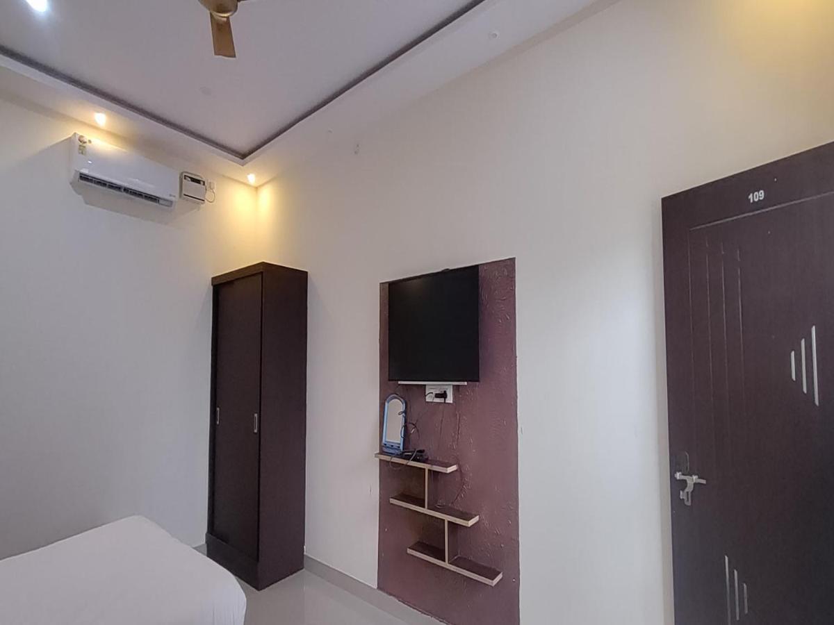 Mg Residency Hotel Chikmagalūr Eksteriør billede